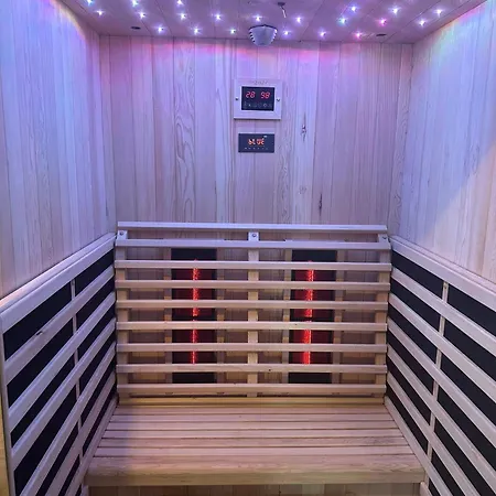 Sweet In Quiet Part Of 아파트 *